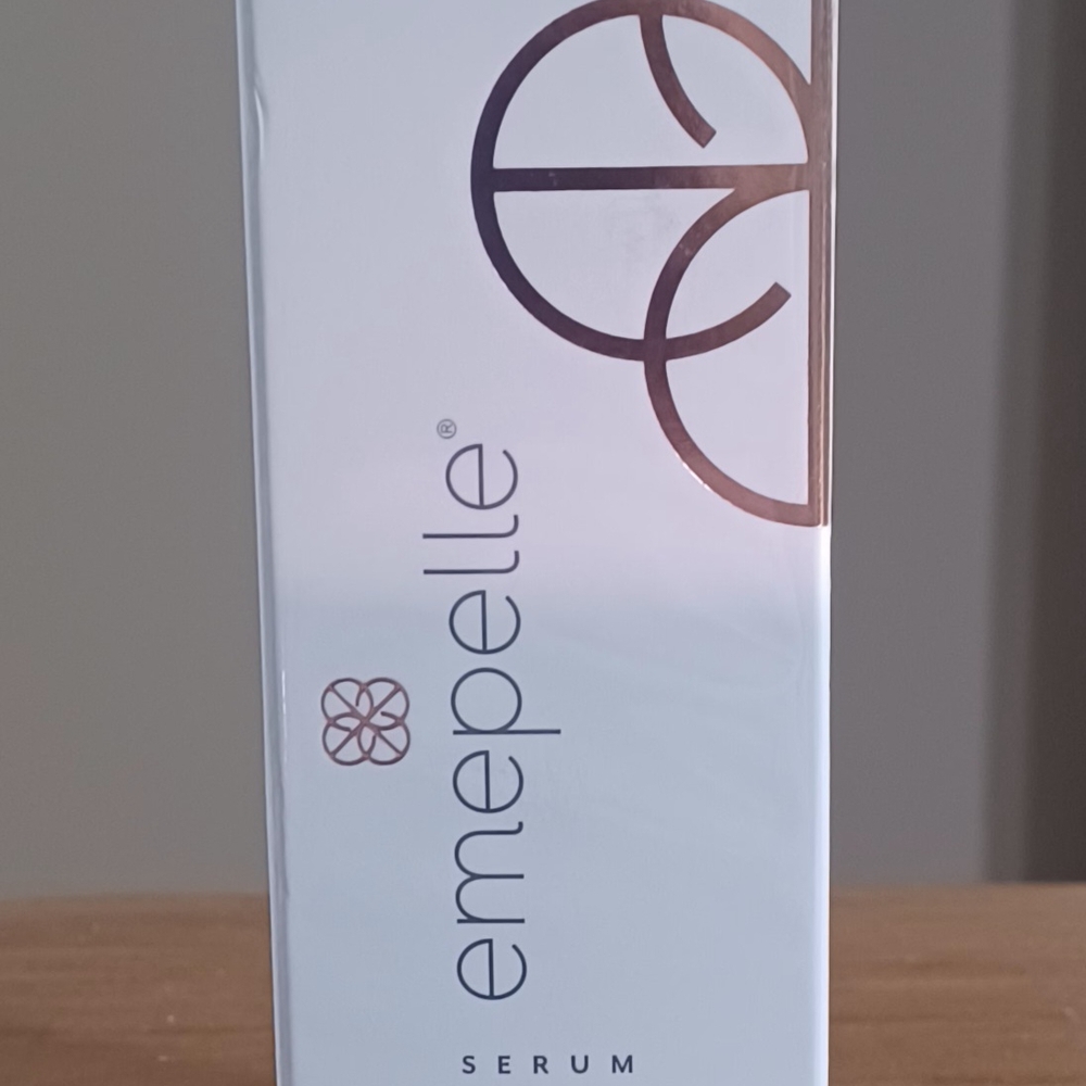 Emepelle White Skincare Serum with Face Oil